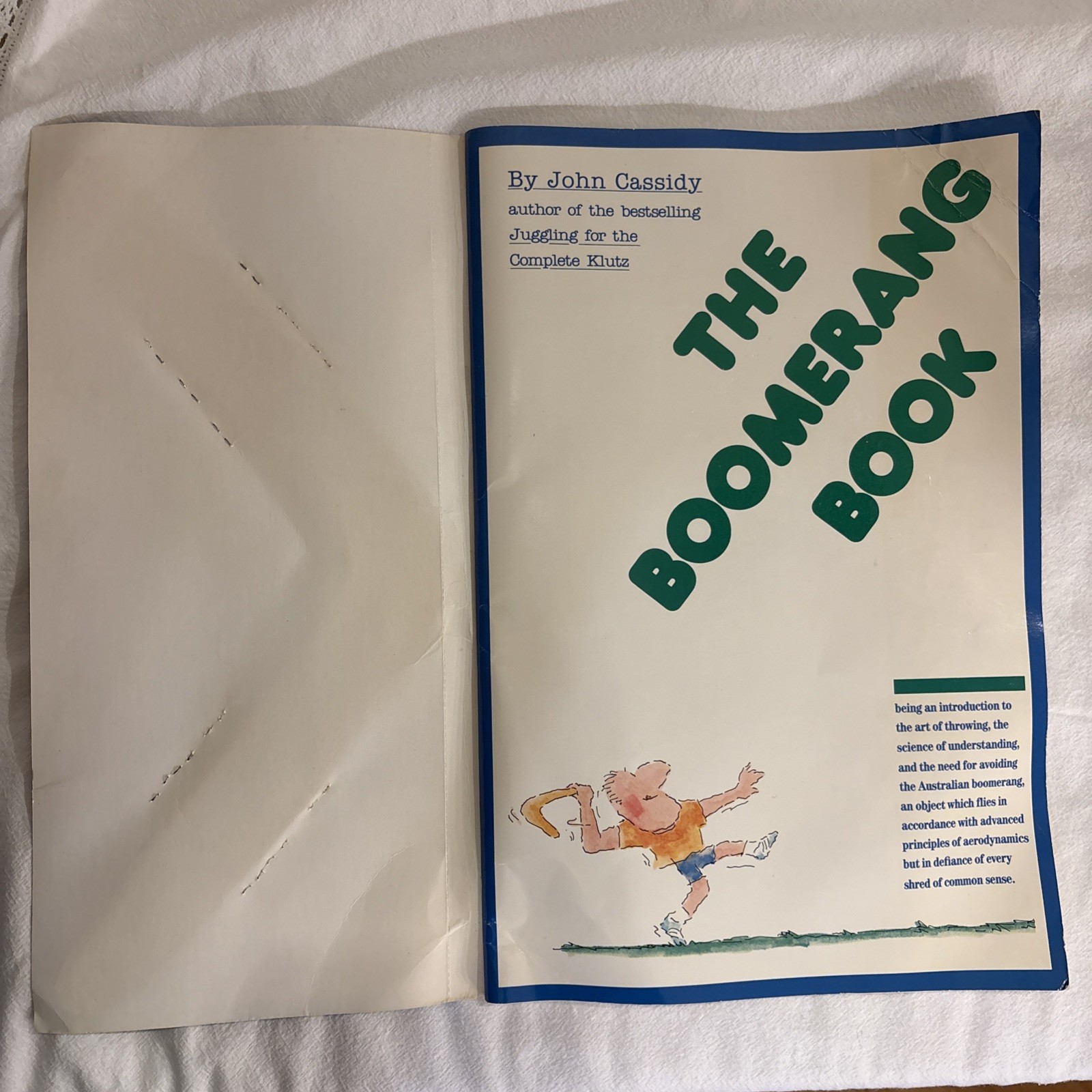 1985 THE BOOMERANG BOOK John Cassidy, Klutz Press, w/ Boomerang 1st Print VTG