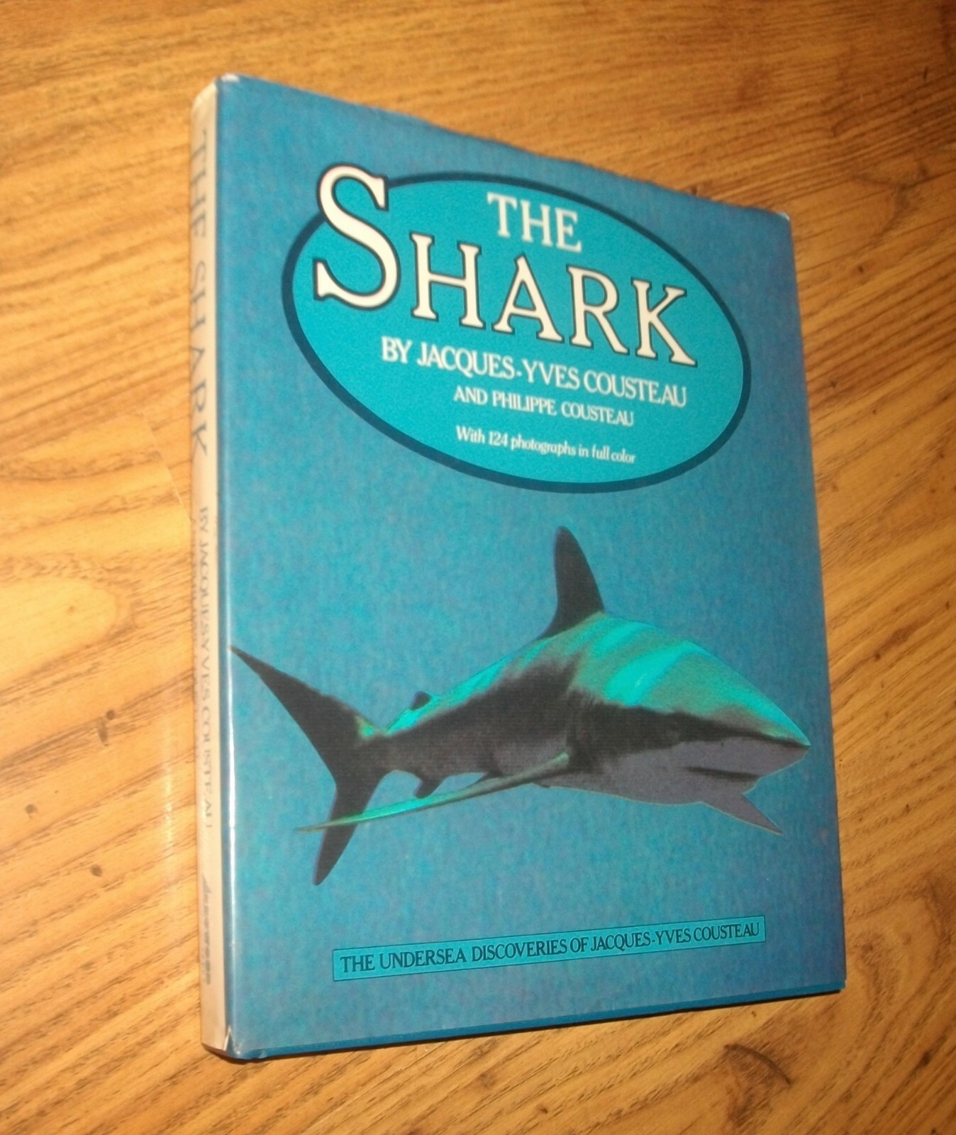 The Shark, by Jacques & Philippe Cousteau, HBDJ, 1987, 124 color photos, Nice!