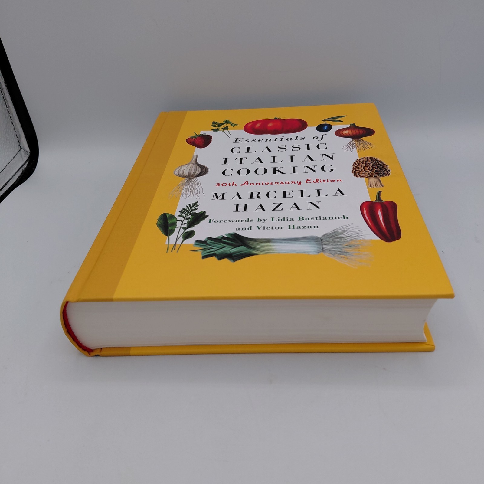 Essentials of Classic Italian Cooking: 30th Anniversary Edition: A Cookbook