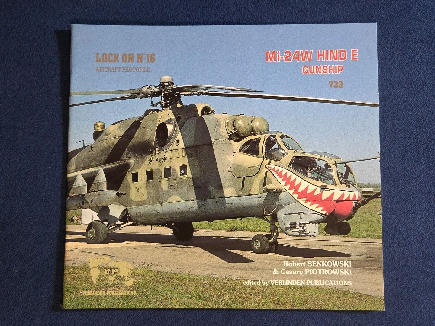 2 Verlinden Lock On Books Mi-24W Hind E Gunship & A-10 Thunderbolt Aircraft