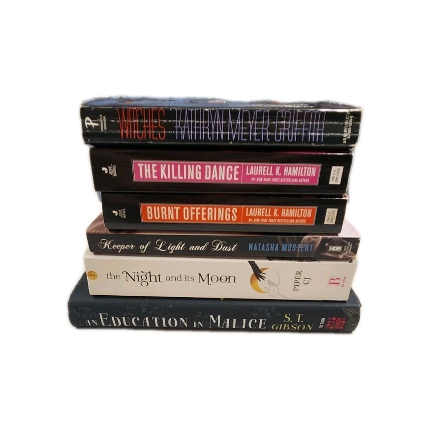 Lot of 6 Fantasy Books 3MM/2TP/1HC***Free Shipping **