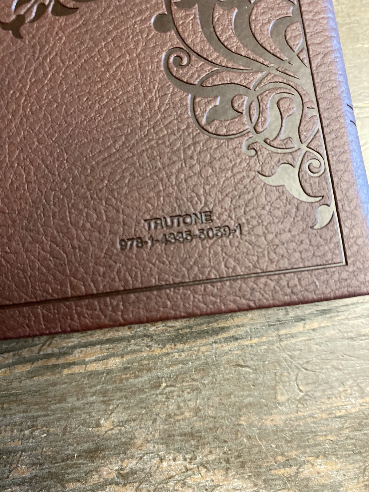 Premium Gift Bible-ESV-Filigree Design (Leather / Fine Binding) New Open Box
