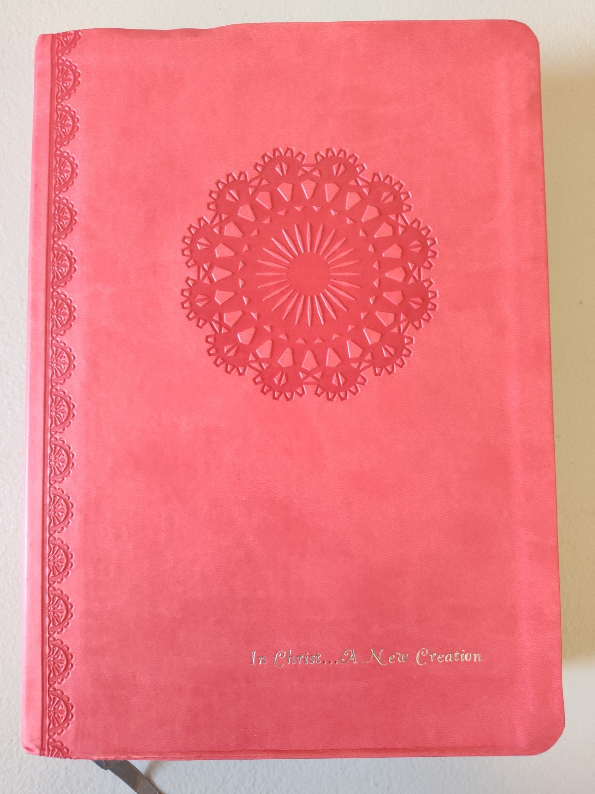 The MacArthur Study Bible: NIV Sunset Pink Leathersoft in Box Clean 2013