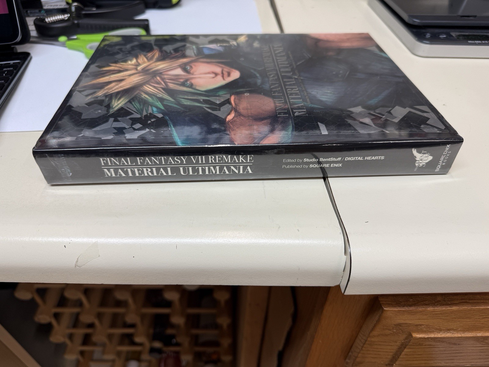 Final Fantasy VII Remake Material Ultimania Art Book NEW Sealed Square Enix
