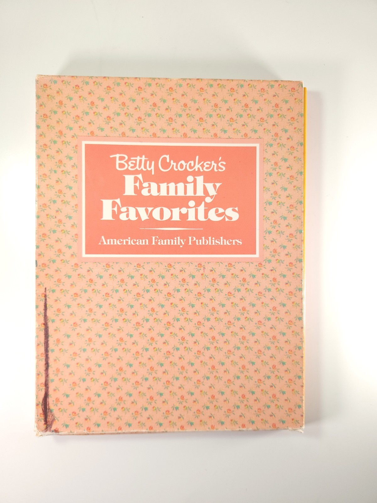 Vintage Betty Crocker Family Favorites Cookbook Lot of 4 with Slipcase 1980s