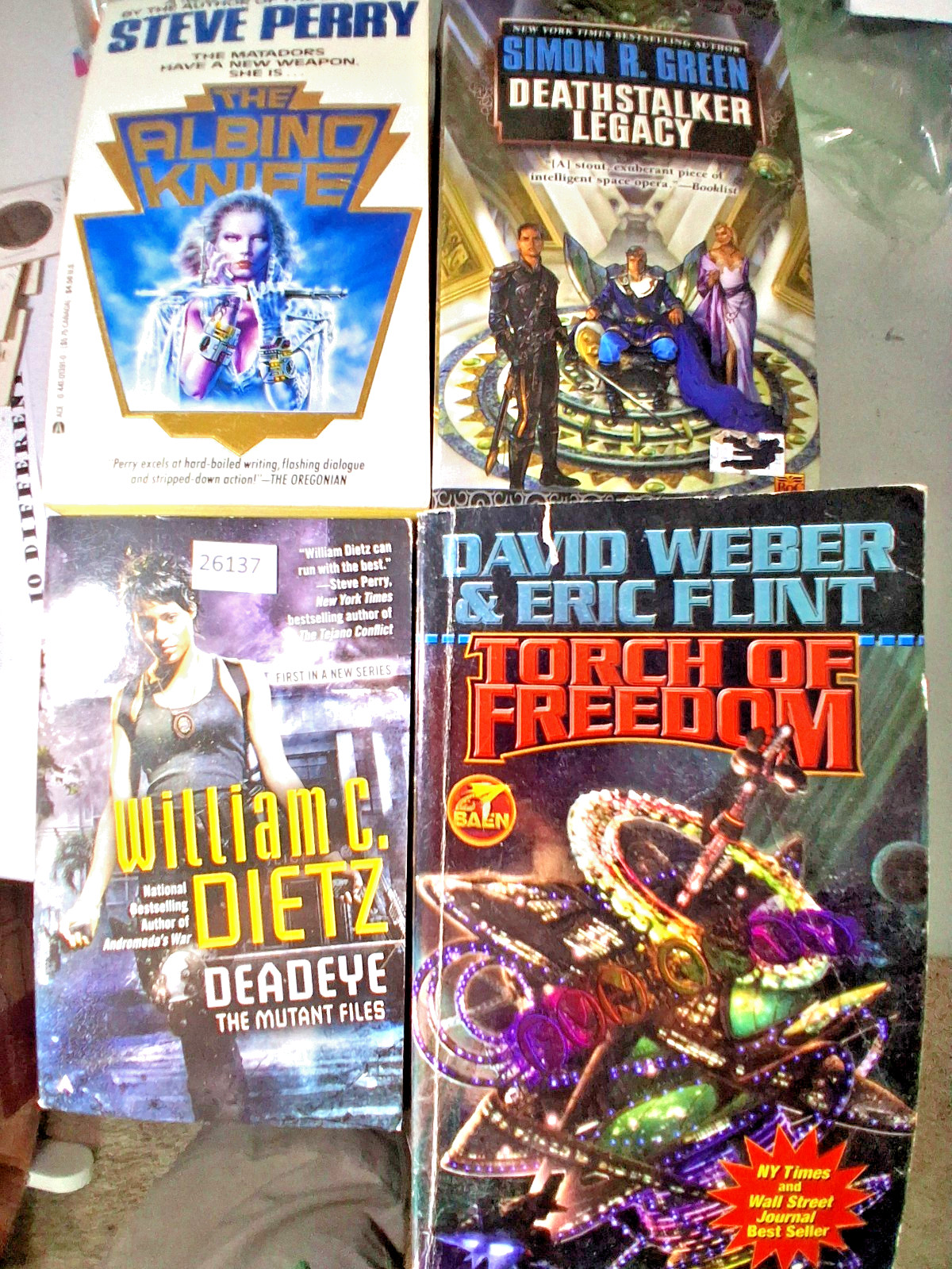 Lot of 10 Science Fiction/Fantasy PAPERBACK Books 26137 bc22