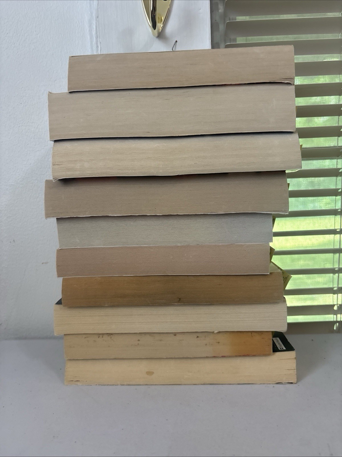Lot of 10 – Mystery and Thrillers – Mixed Authors – FREE SHIPPING