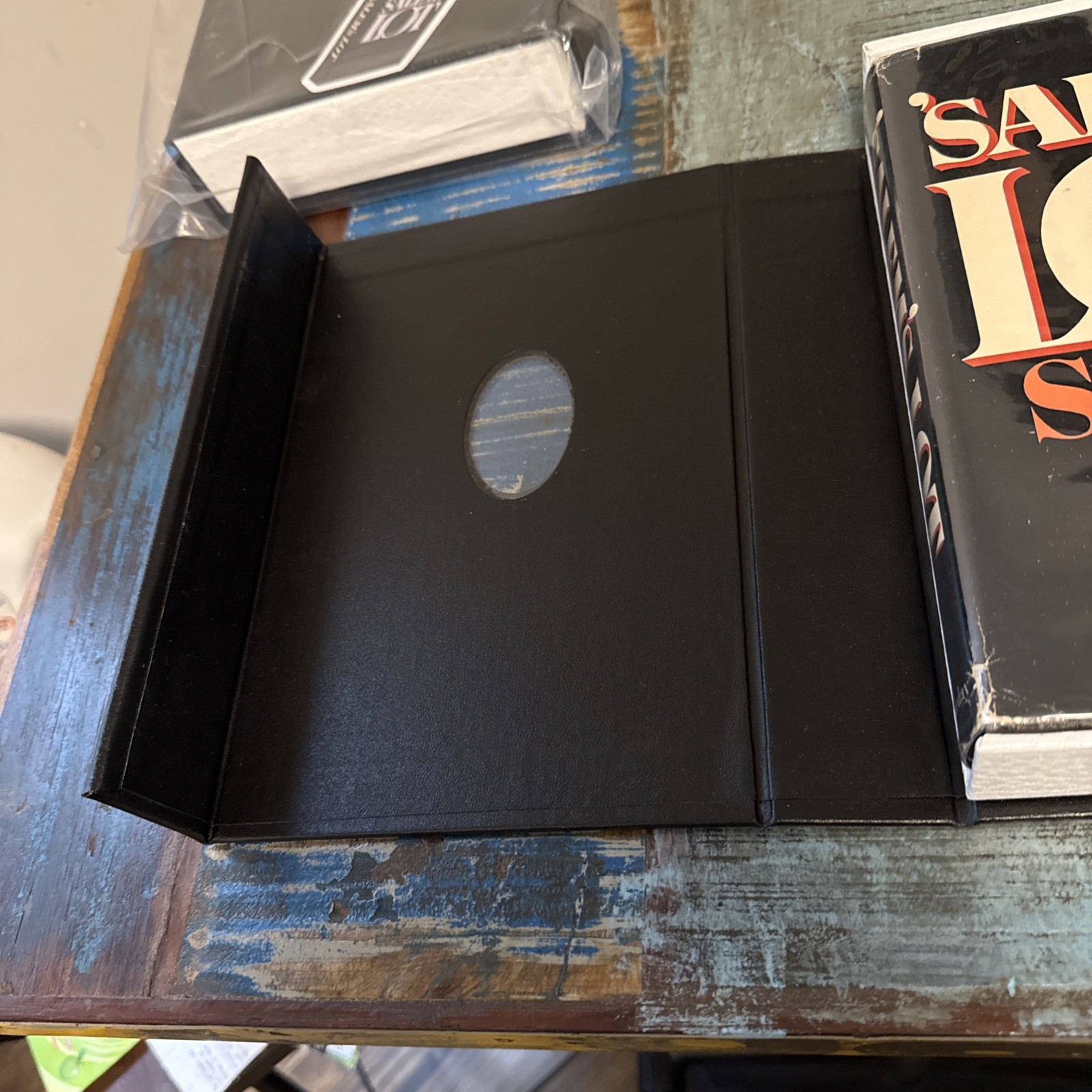 Stephen King’s Salem’s Lot High Quality Traycase Book Is NOT included