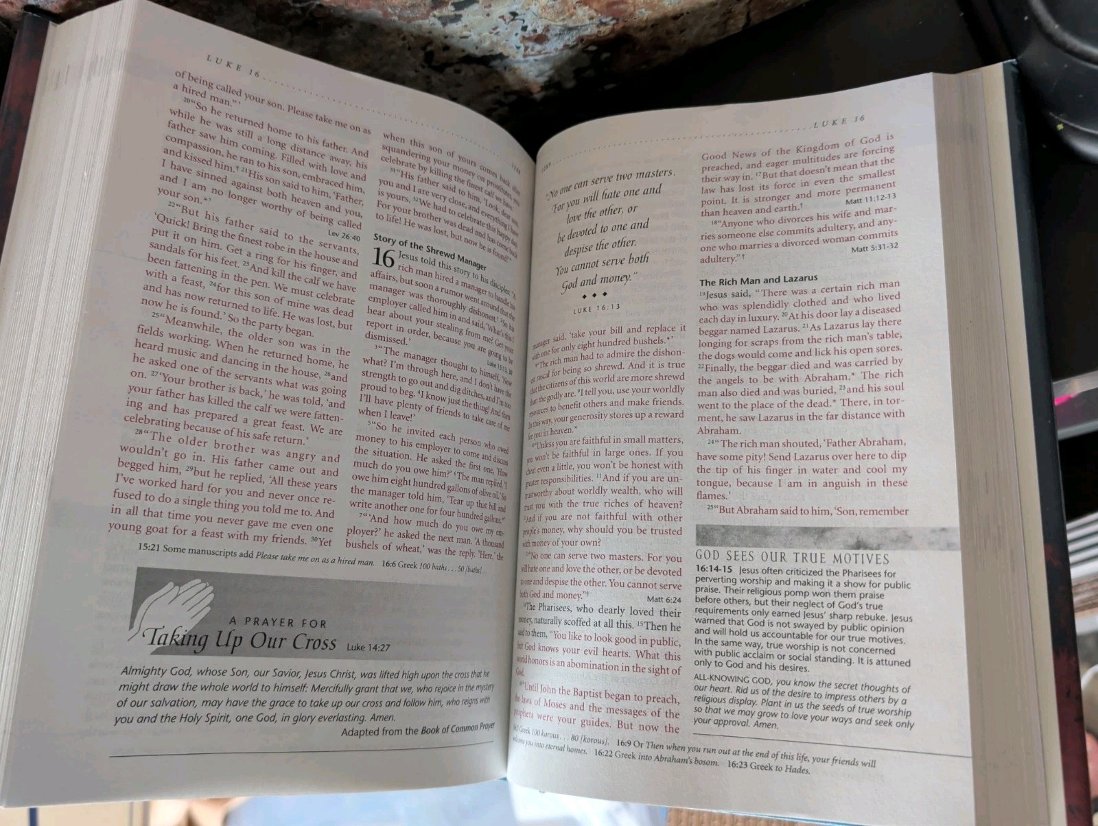 NLT BIBLE LOVER LOT J4: Includes several 1996c. Life Application Study, Journal