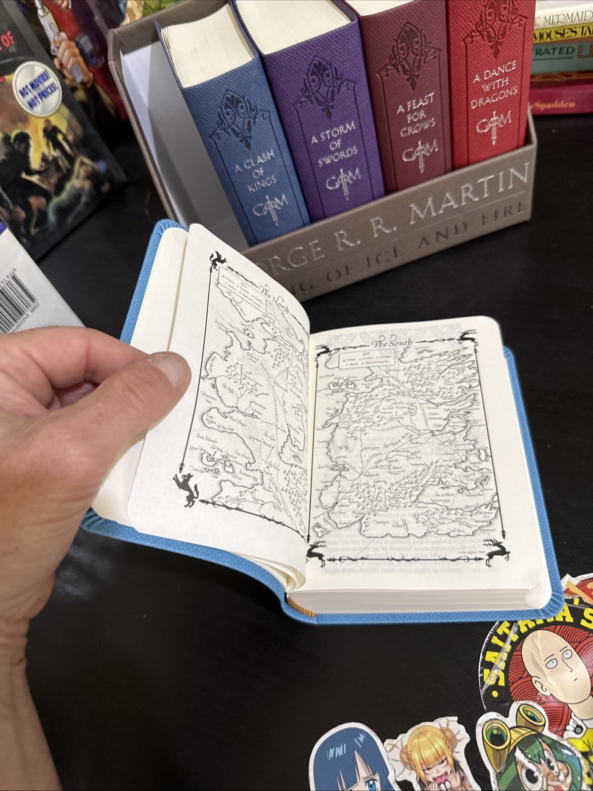 A Game of Thrones: A Song of Ice and Fire Leather-Cloth 5-Book Set George Martin