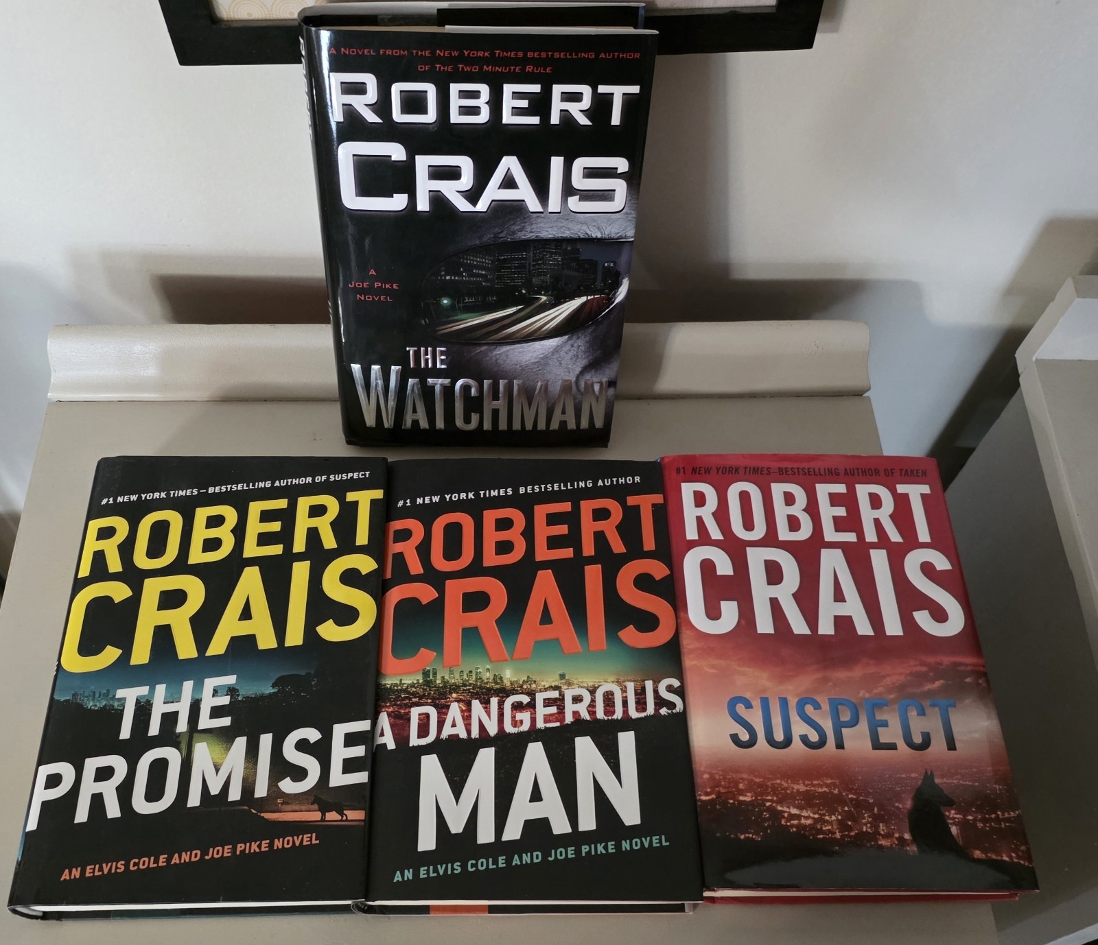 4 Robert Crais Hardcovers Elvis Cole & Joe Pike +