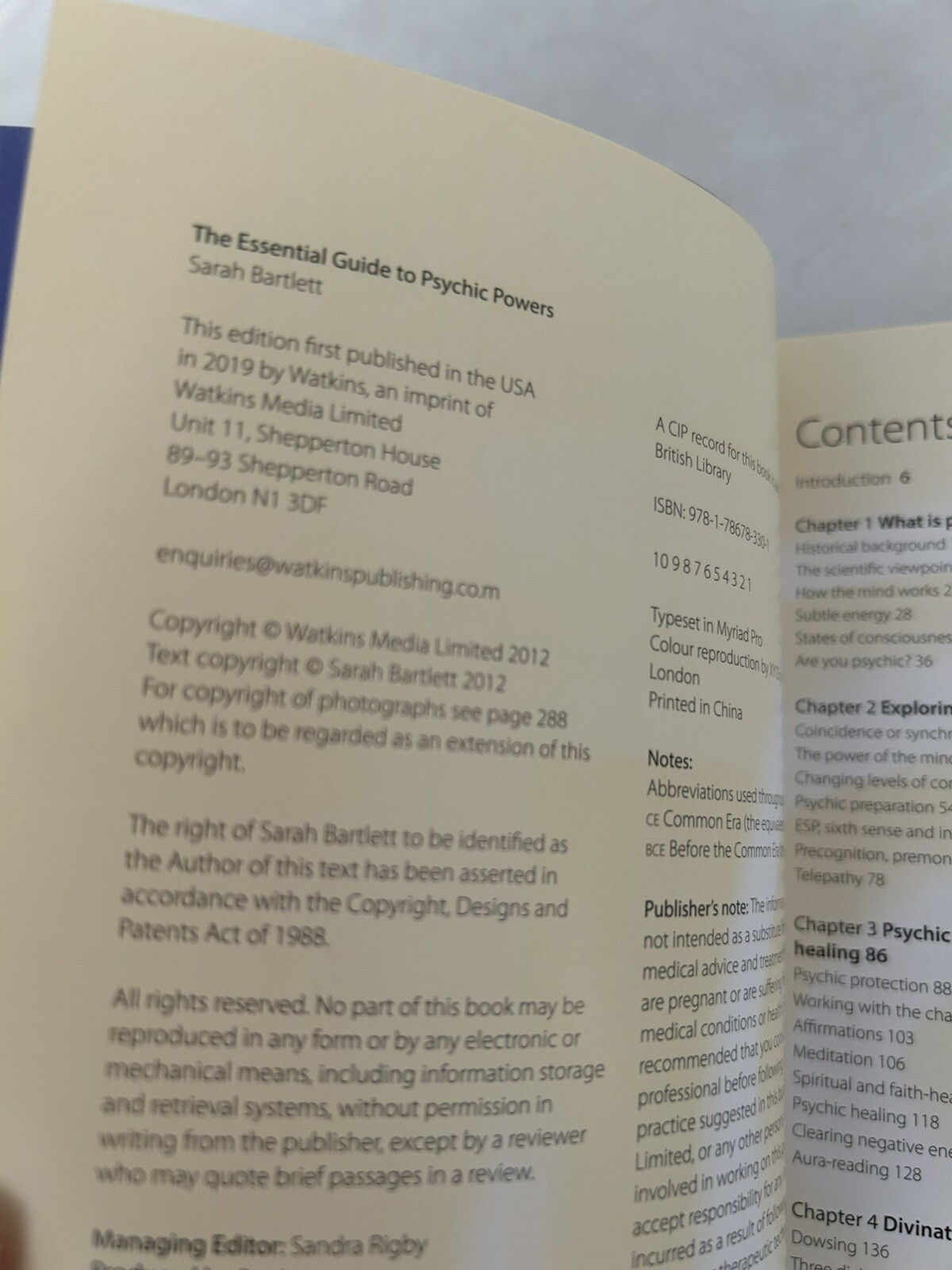 Essential Guide to Psychic Powers, Sarah Bartlett