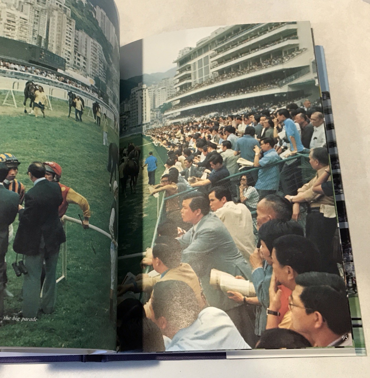 THE ROYAL HONG KONG JOCKEY CLUB Horse Racing Illustrated w/ Slipcase 1975 RARE