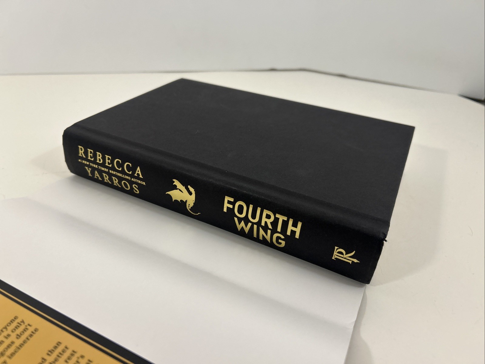 Fourth Wing – Hardcover By Yarros, Rebecca – VG