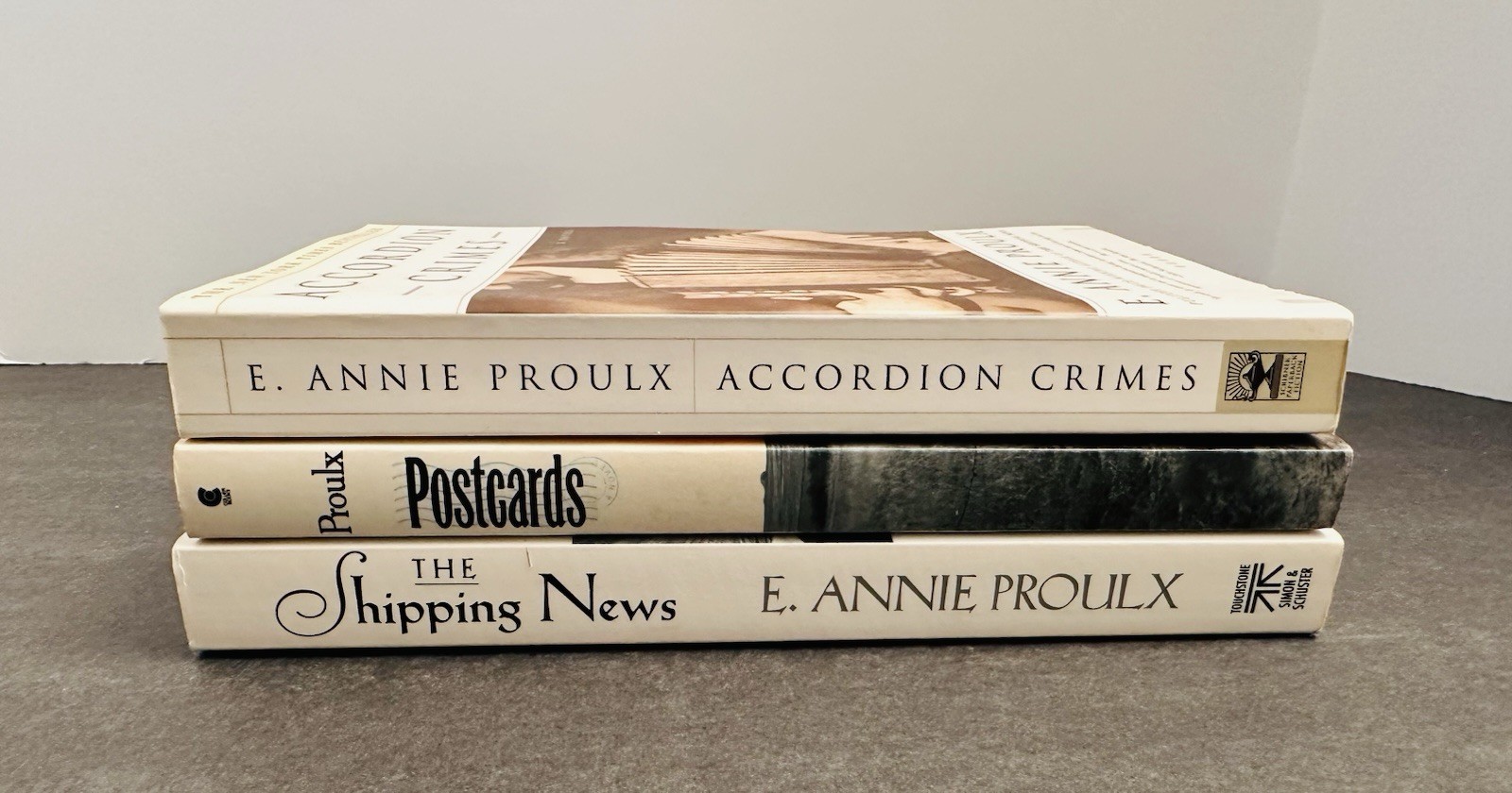 Annie Proulx 3 Paperback Lot Shipping News, Postcards, Accordian Crimes