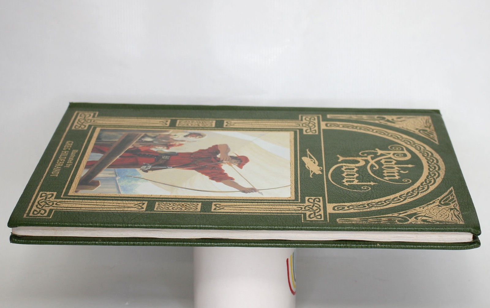 ROBIN HOOD Illustrated Greg Hildebrandt Unicorn, 1991 Genuine Bonded Leather HC