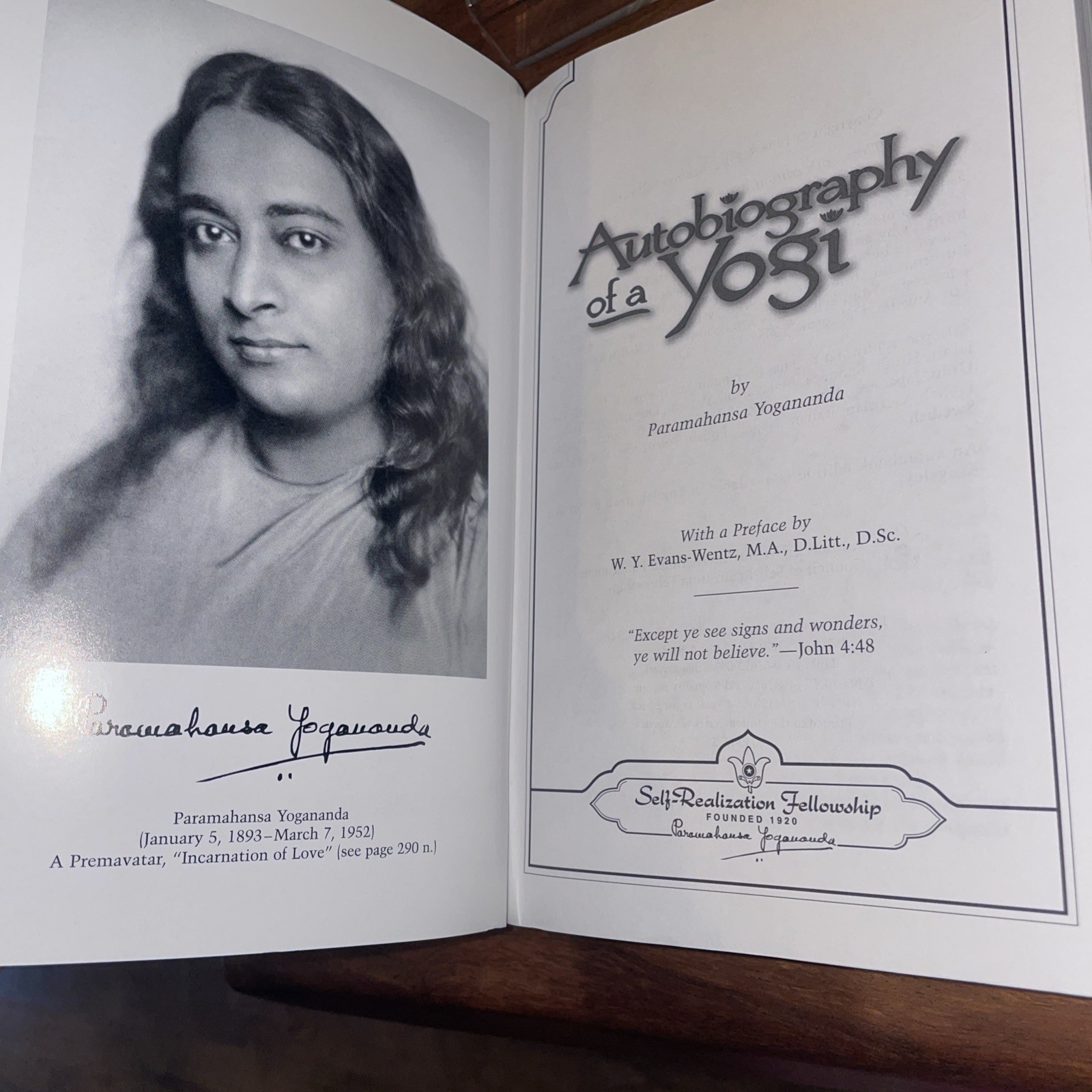 Autobiography of a Yogi Paramahansa Yogananda 2007 w/ CD narrated Ben Kingsley
