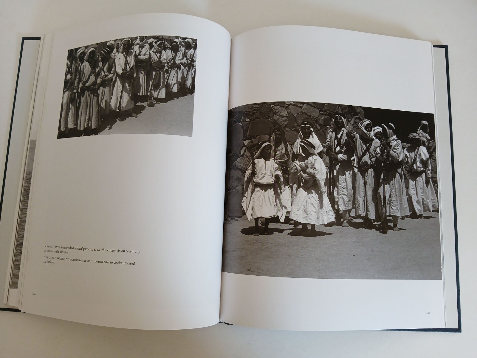 Wilfred Thesiger – A Vanished World – Photos of Tribal People Hardcover 2001