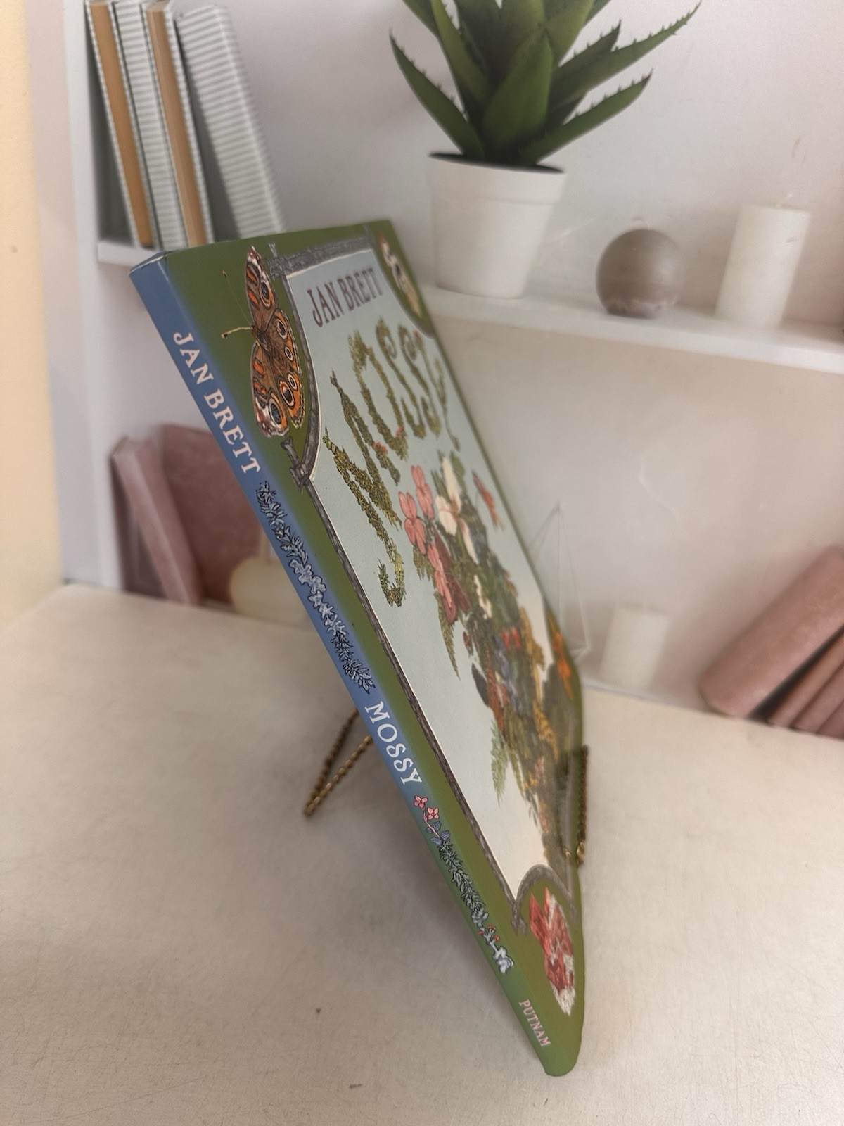 Mossy by Jan Brett Hardcover Book 2012