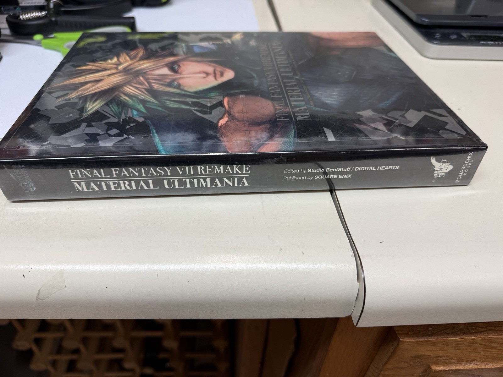 Final Fantasy VII Remake Material Ultimania Art Book NEW Sealed Square Enix