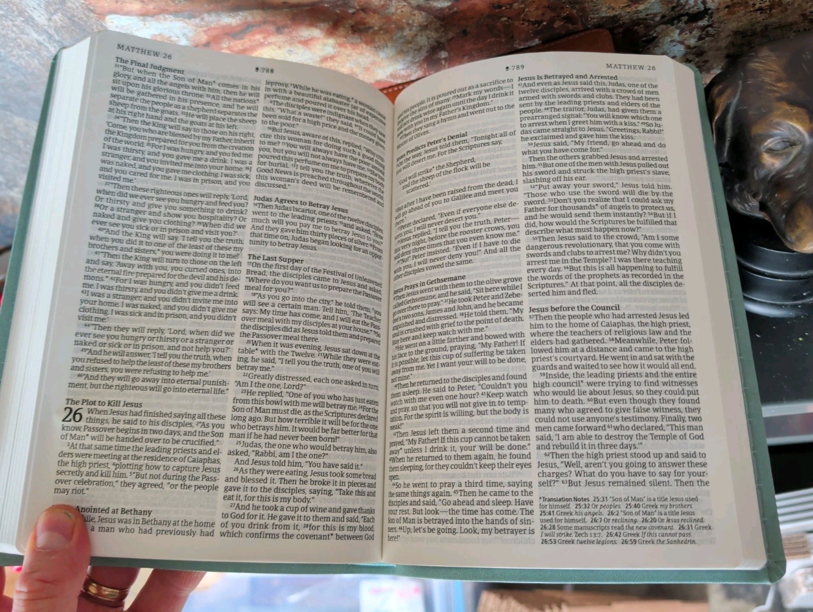 NLT BIBLE LOVER LOT J4: Includes several 1996c. Life Application Study, Journal