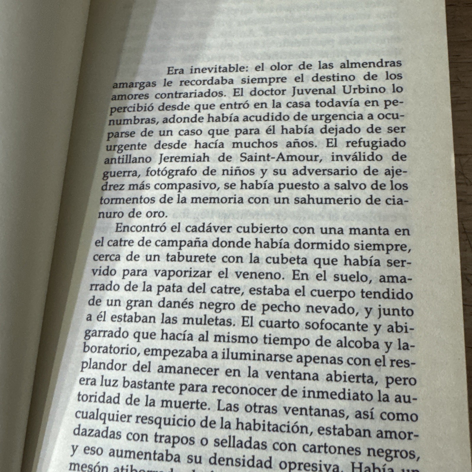 Gabriel GARCÍA MÁRQUEZ / El Amor en los Tiempos del Cólera 1st edition 1985.