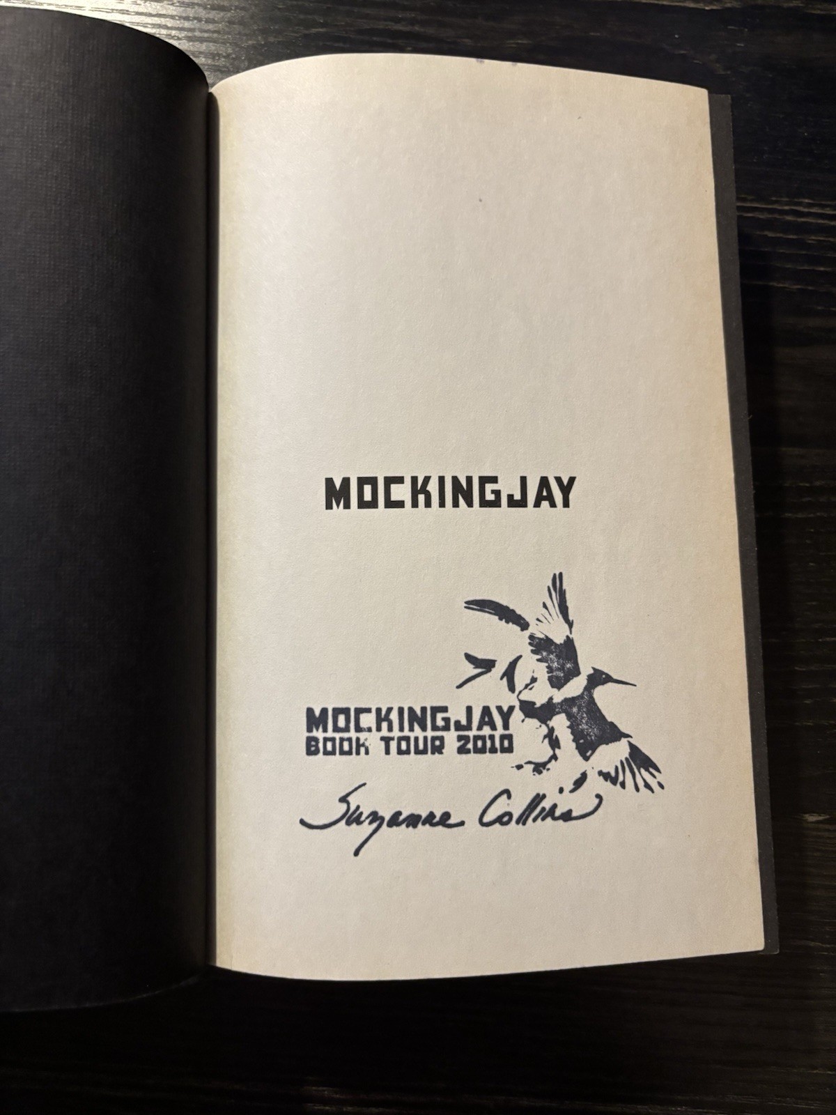 Mockingjay (Hunger Games, Book Three) by Suzanne Collins (2010, Hardcover)
