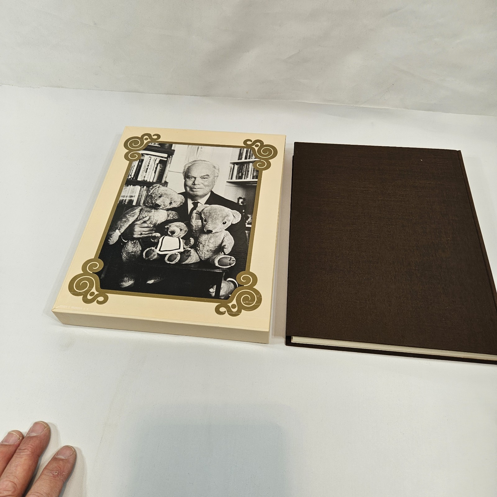 The Teddy Bear Book by Peter Bull (Signed limited edition) 5240/10,000