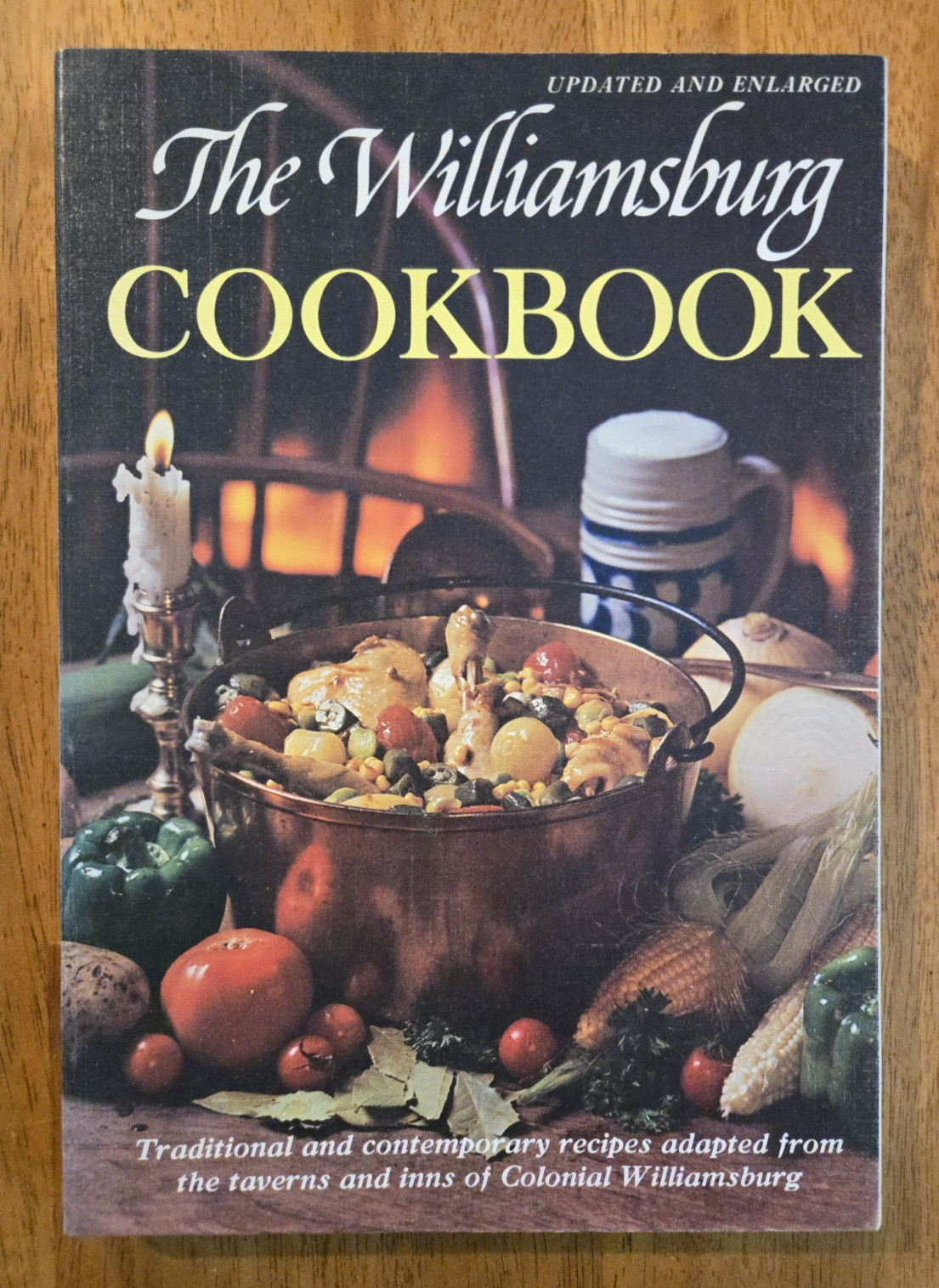 Lot of 8 American Cuisine Cookbooks / Booklets / Mags: Williamsburg, Salem, Amis