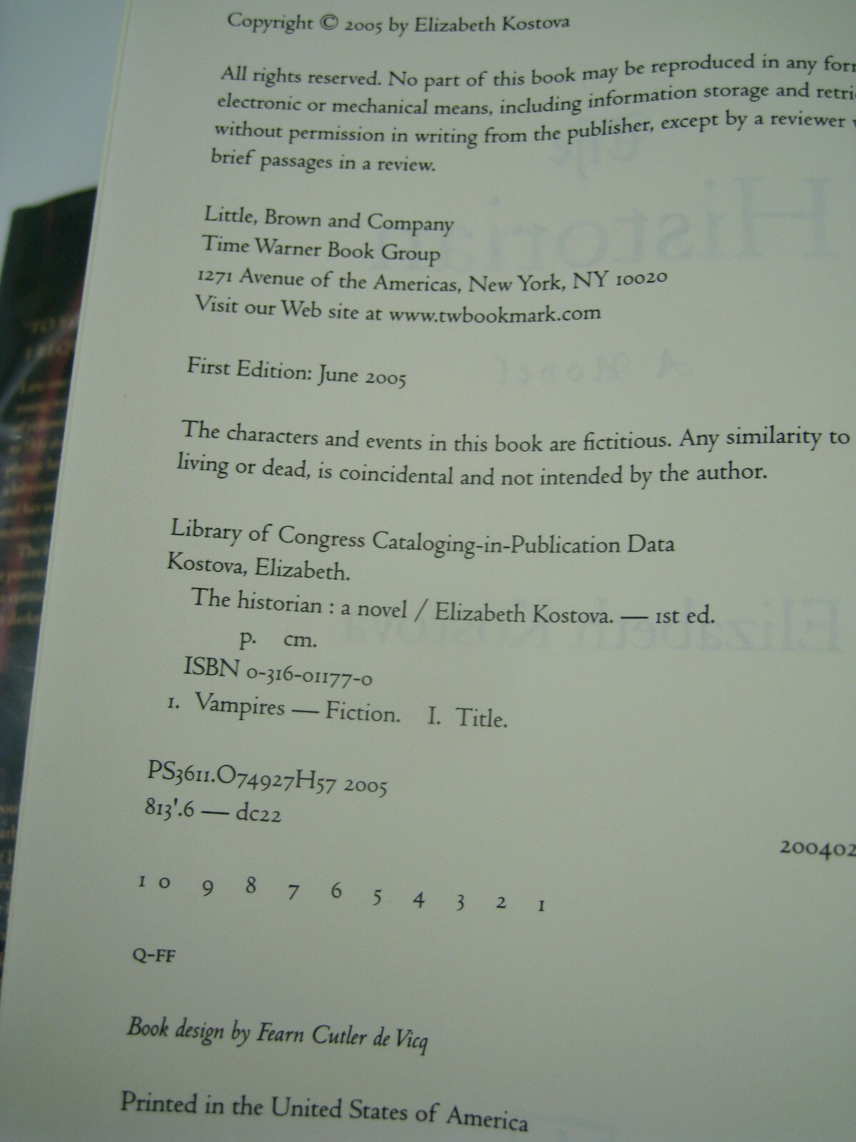 Elizabeth Kostova THE HISTORIAN 1st Edition 1st Printing Like New