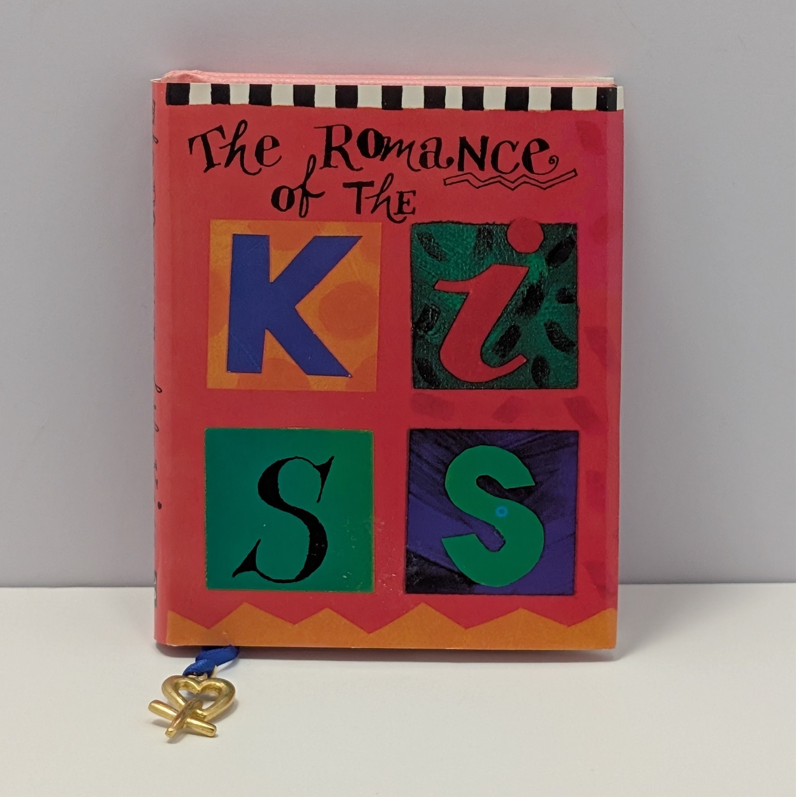 The Romance of the Kiss Peter Pauper Press 1996 Charming Keepsake Mini Book