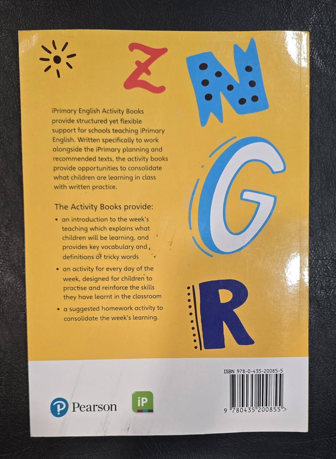 iPrimary English Activity Book Year 3 (International Primary and Lower Secondary