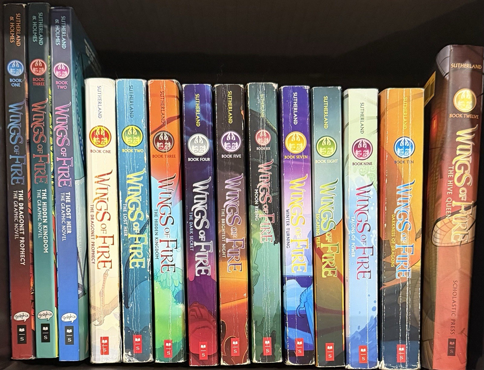 Wings of Fire by Tui T Sutherland #1-10 + The Hive Queen HB + Graphic Novels 1-3