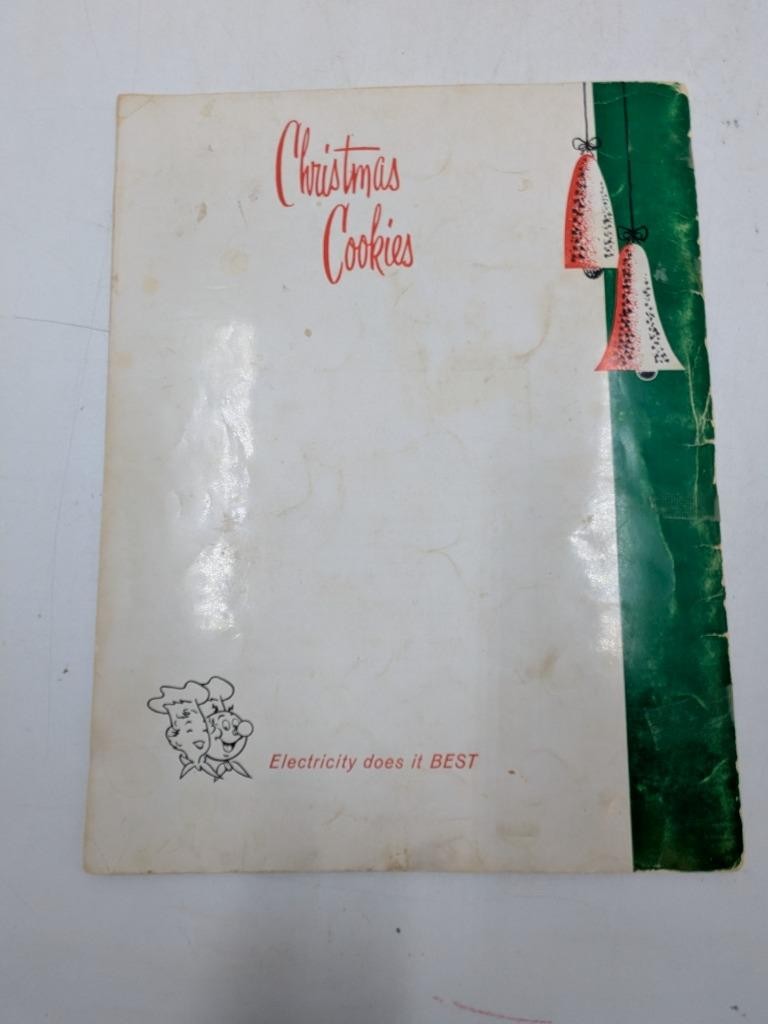 1958 WE Energies Cookie Book Wisconsin Electric Christmas Cooky Recipe Book B