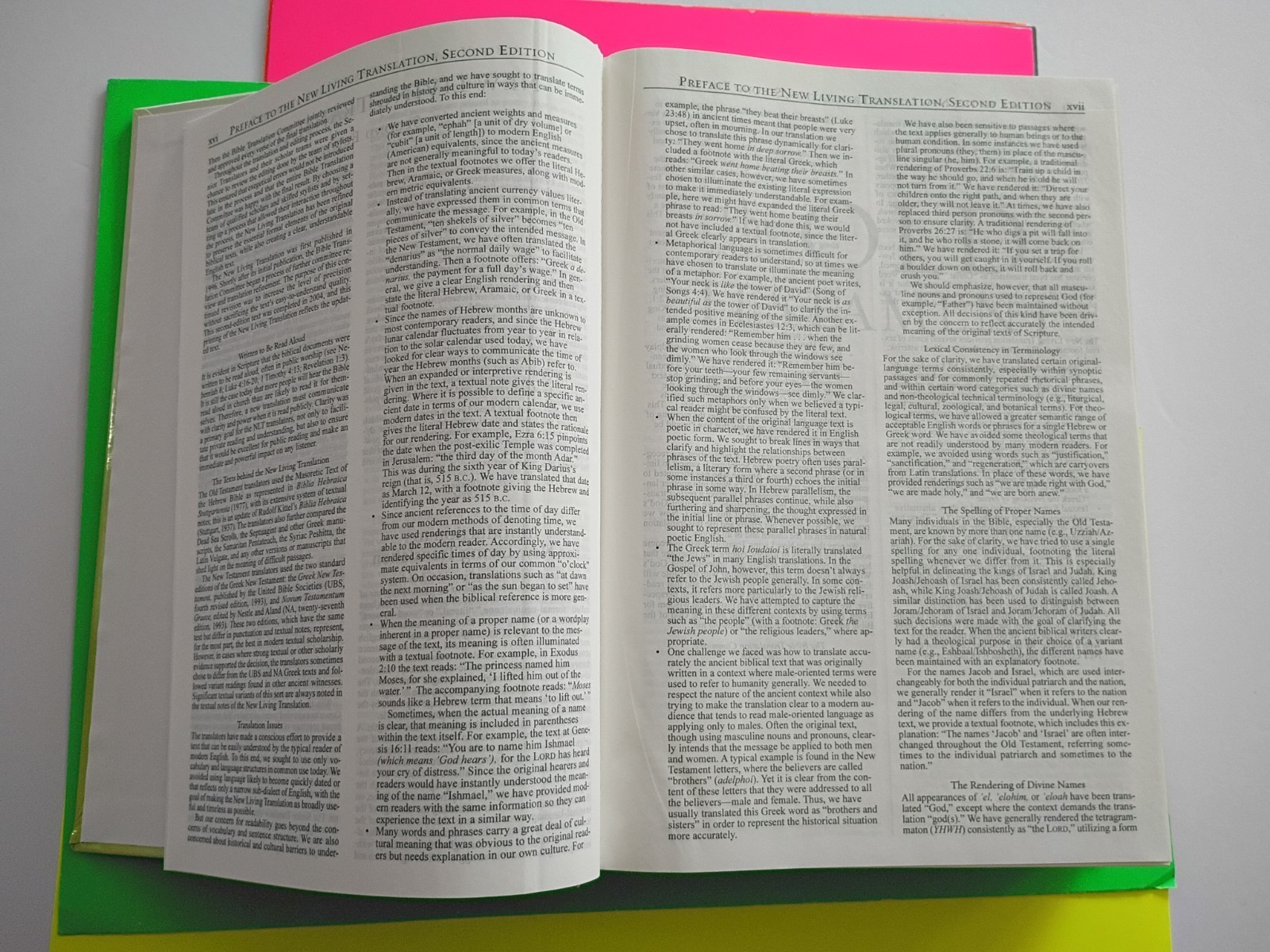 Hendrickson Parallel Bible-PR-KJV/NKJV/NIV/NLT by Hendrickson Publishers…