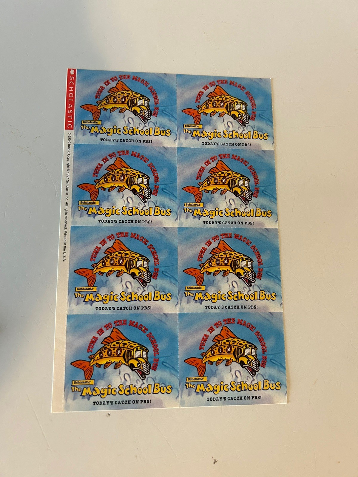 Lot of 9 Vintage Magic School Bus Books…5 Paperback…3 Hardcover…Extras…Stickers