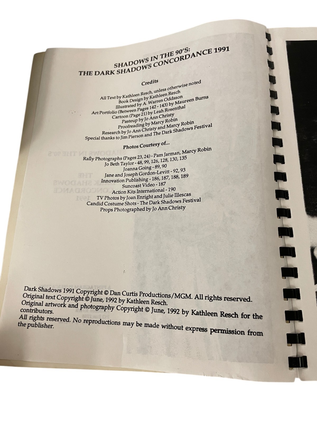 Shadows in the 90’s: The Dark Shadows Concordance 1991 Fanzine Kathleen Resch