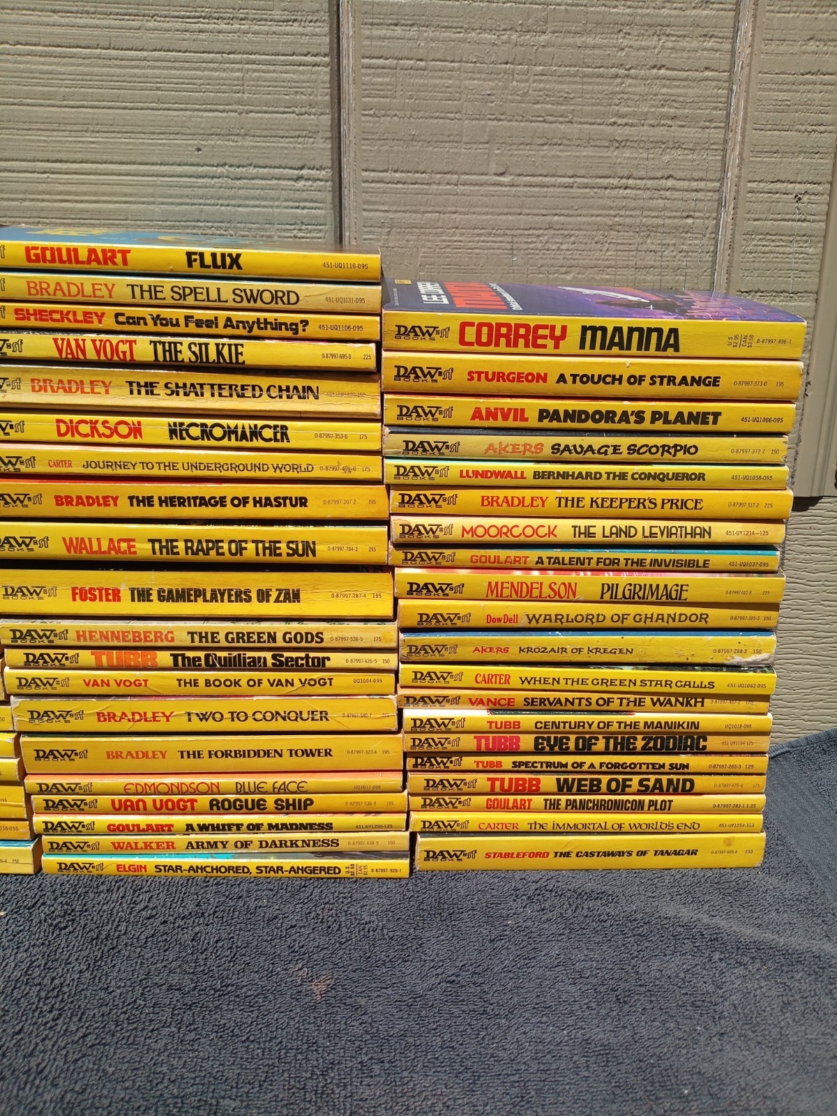 Large Lot 81 Vintage DAW Science Fiction PBs Nice Cnd Great Variety Fst Ship
