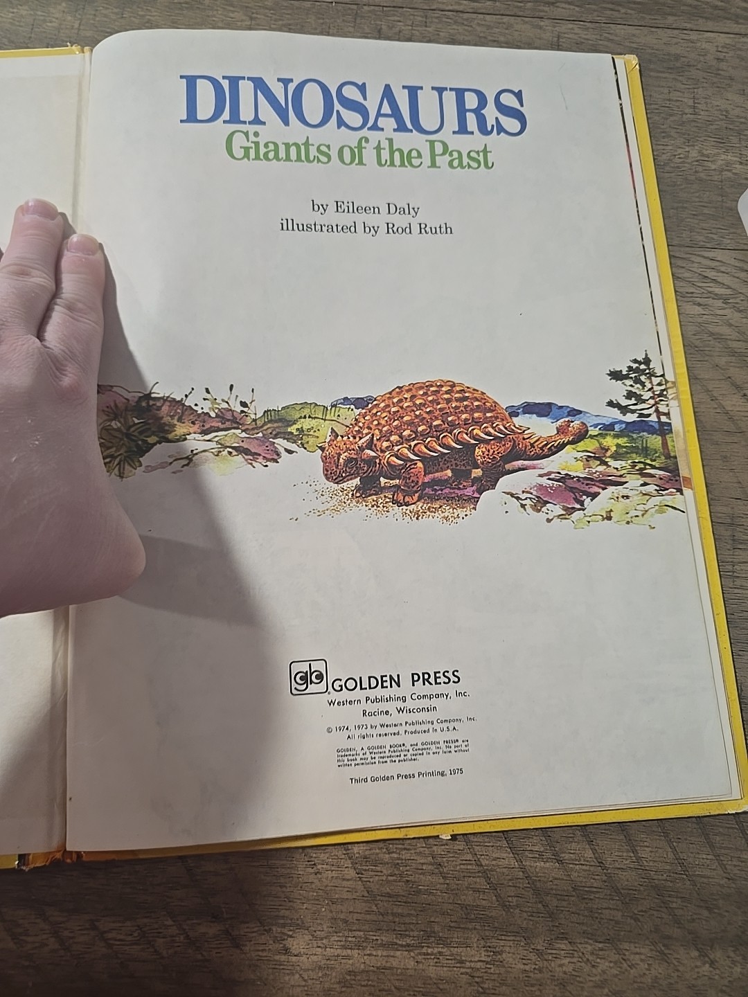 Dinosaurs Giants of the Past by Eileen Daly 1st Ed. 3rd Pr. Golden Press HC 1975