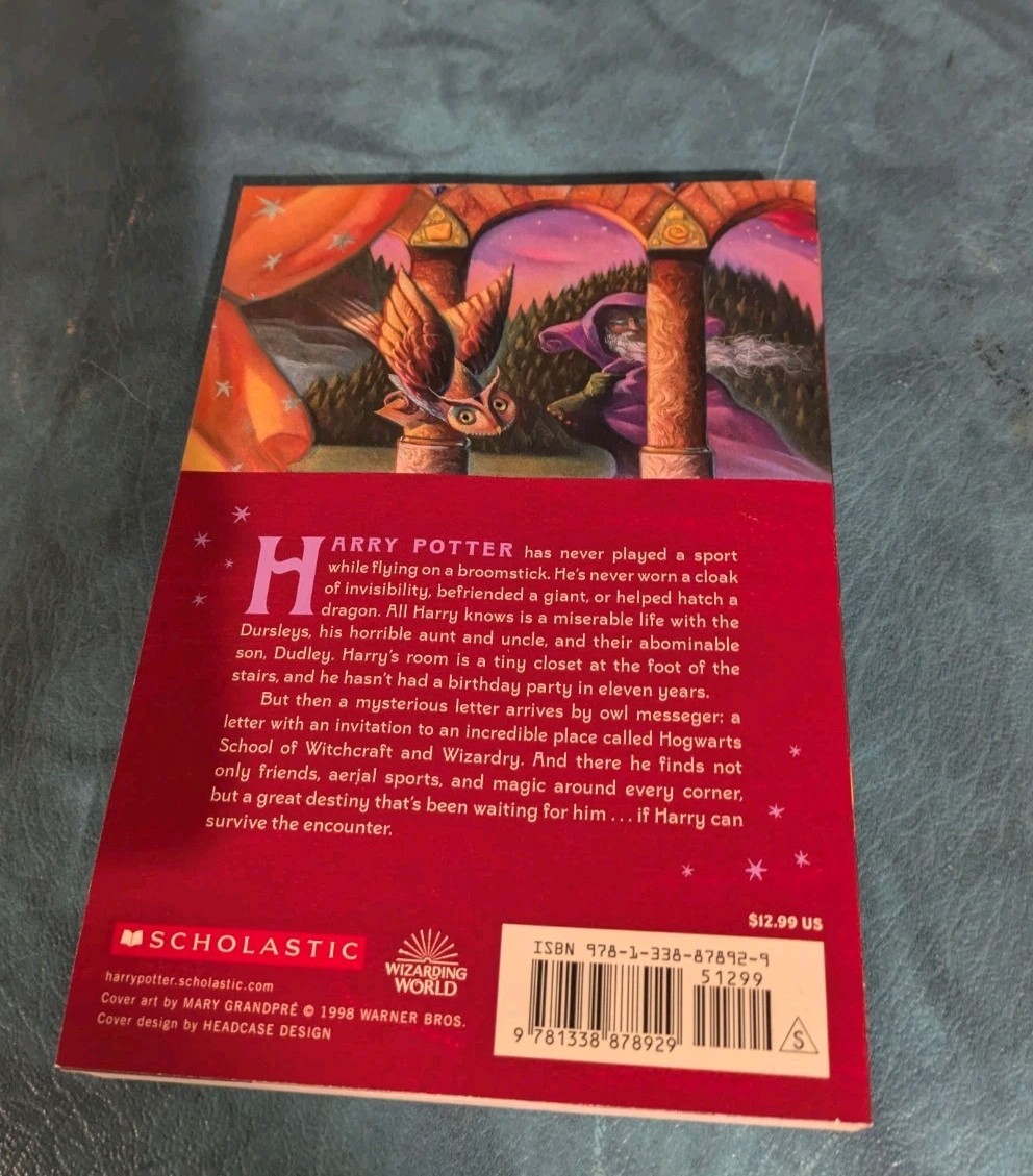 Harry Potter Special Edition Box Set 1-7 Paperback – Kazu Kibuishi Spine Mural