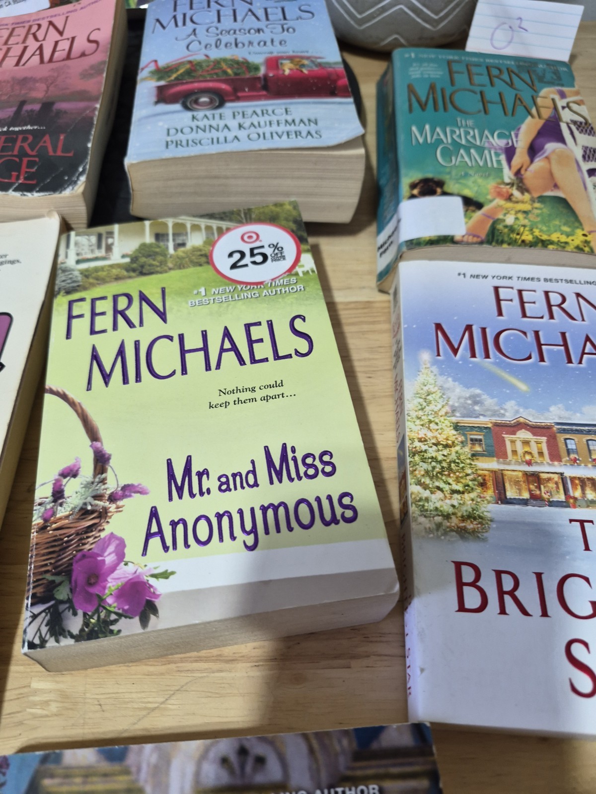 Lot of 10 Fern Michaels Paperback Books TITLES SEEN