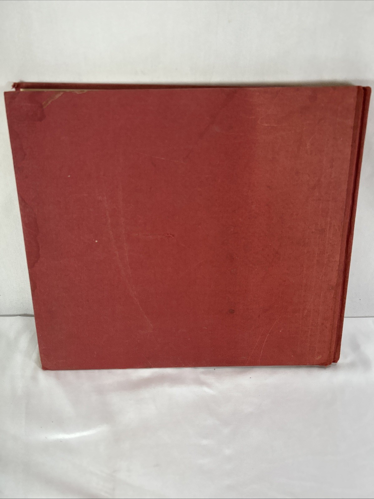 AN AGE OF BARNS BY ERIC SLOANE HARDCOVER Funk & Wagnalls Illustrated Farm Book