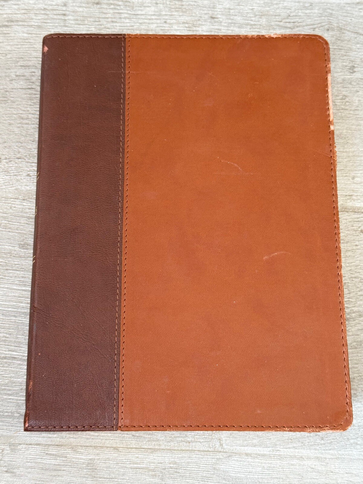 ✝️ Holman HCSB Life Essentials Study Bible Brown Two Tone LeatherTouch