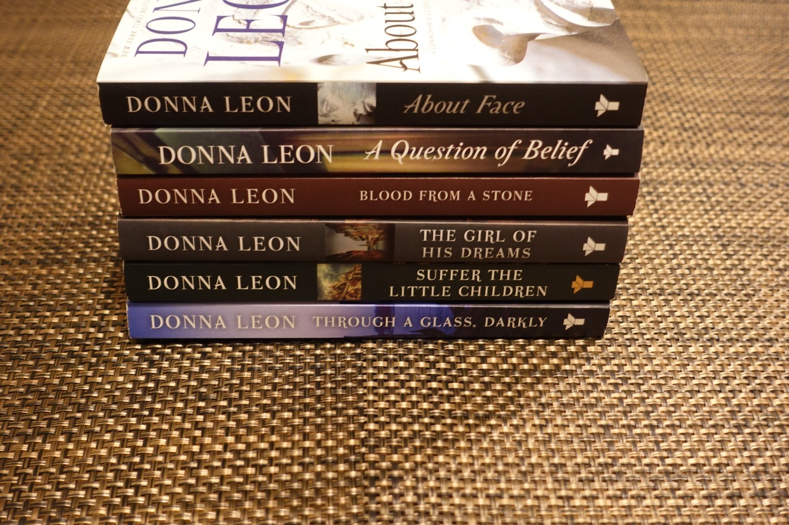Lot 6 Donna Leon Pb Book : Girl of His Dreams, About Face, Blood From a Stone,