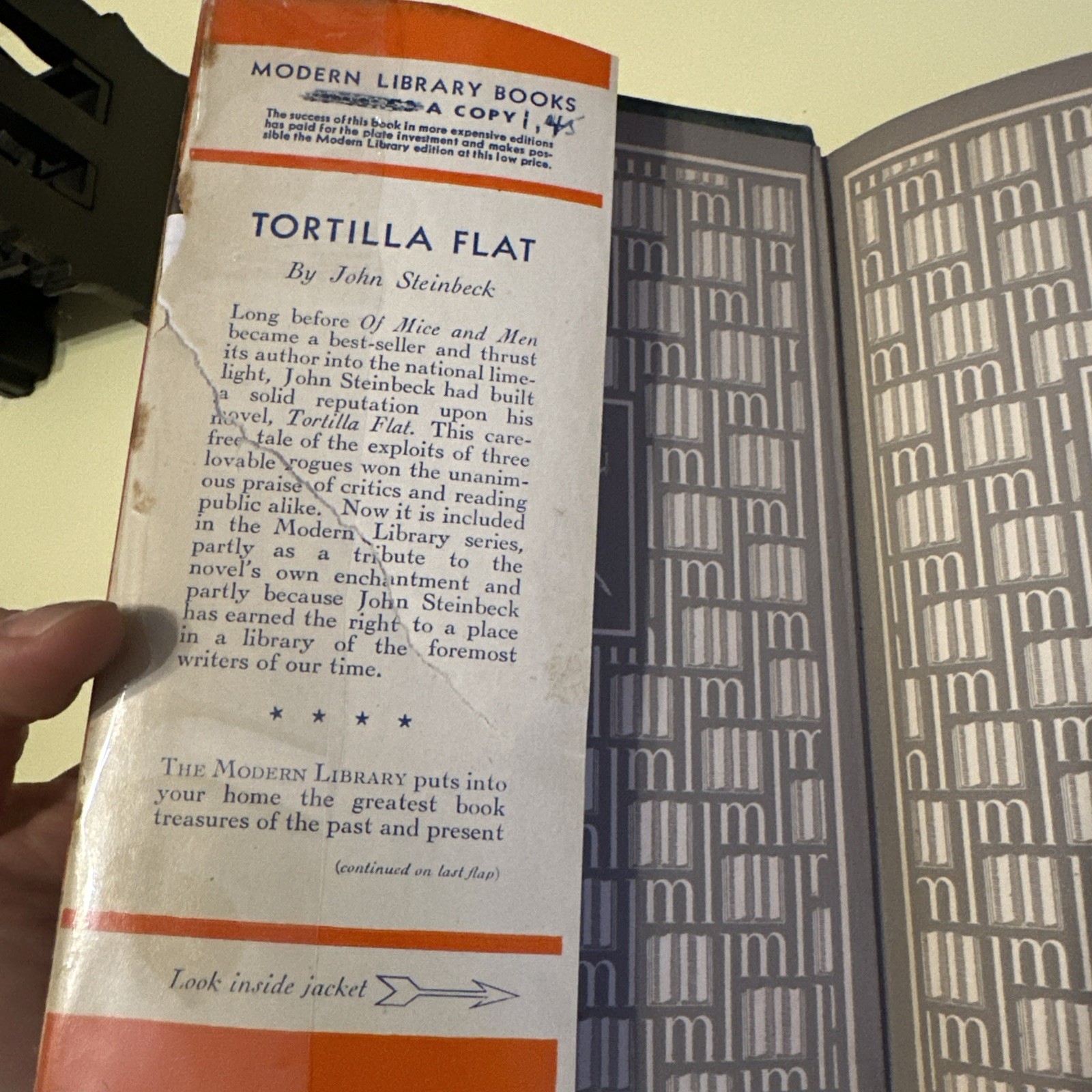 VINTAGE JOHN STEINBECK TORTILLA FLAT MODERN LIBRARY COLLECTIBLE DECOR BOOK S2