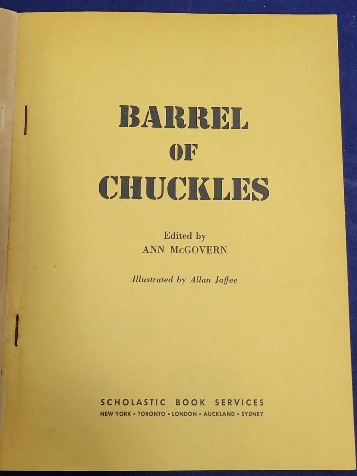 BARREL OF CHUCKLES by Ann McGovern 1969 9th Print Scholastic Book ~ USA