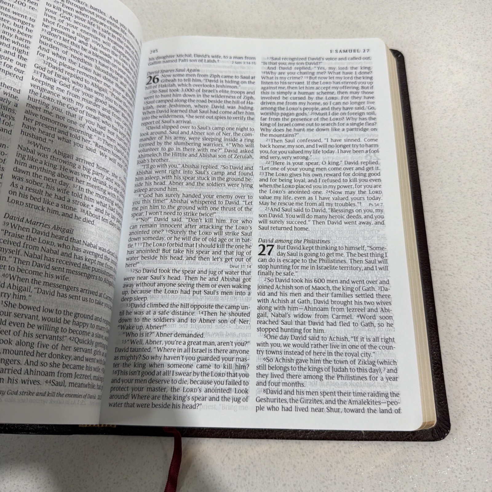 Holy Bible Tyndale Slimline Reference Edition ~ 2004 Bonded Leather Burgundy NLT