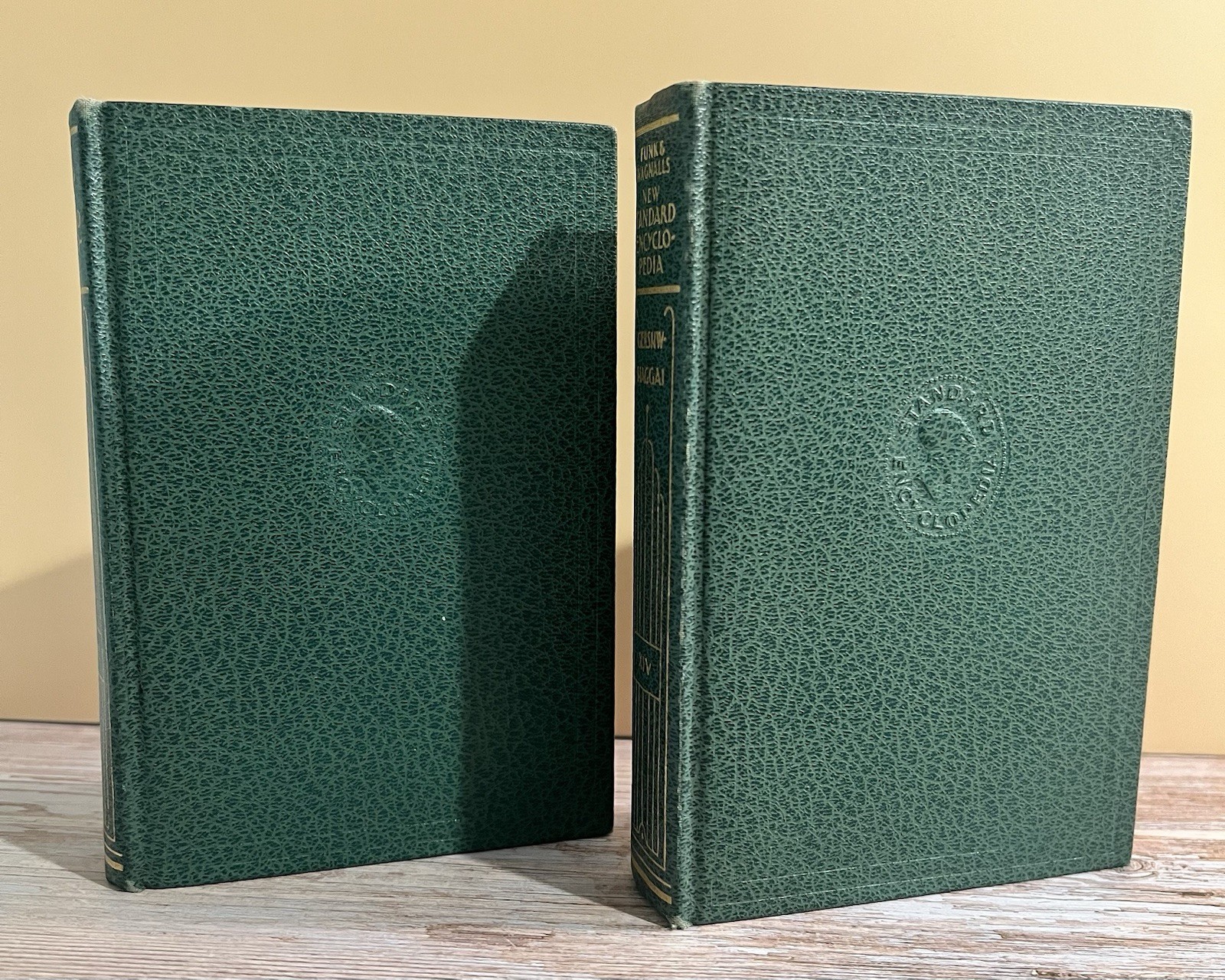 Funk & Wagnalls New Standard Encyclopedia of Universal Knowledge