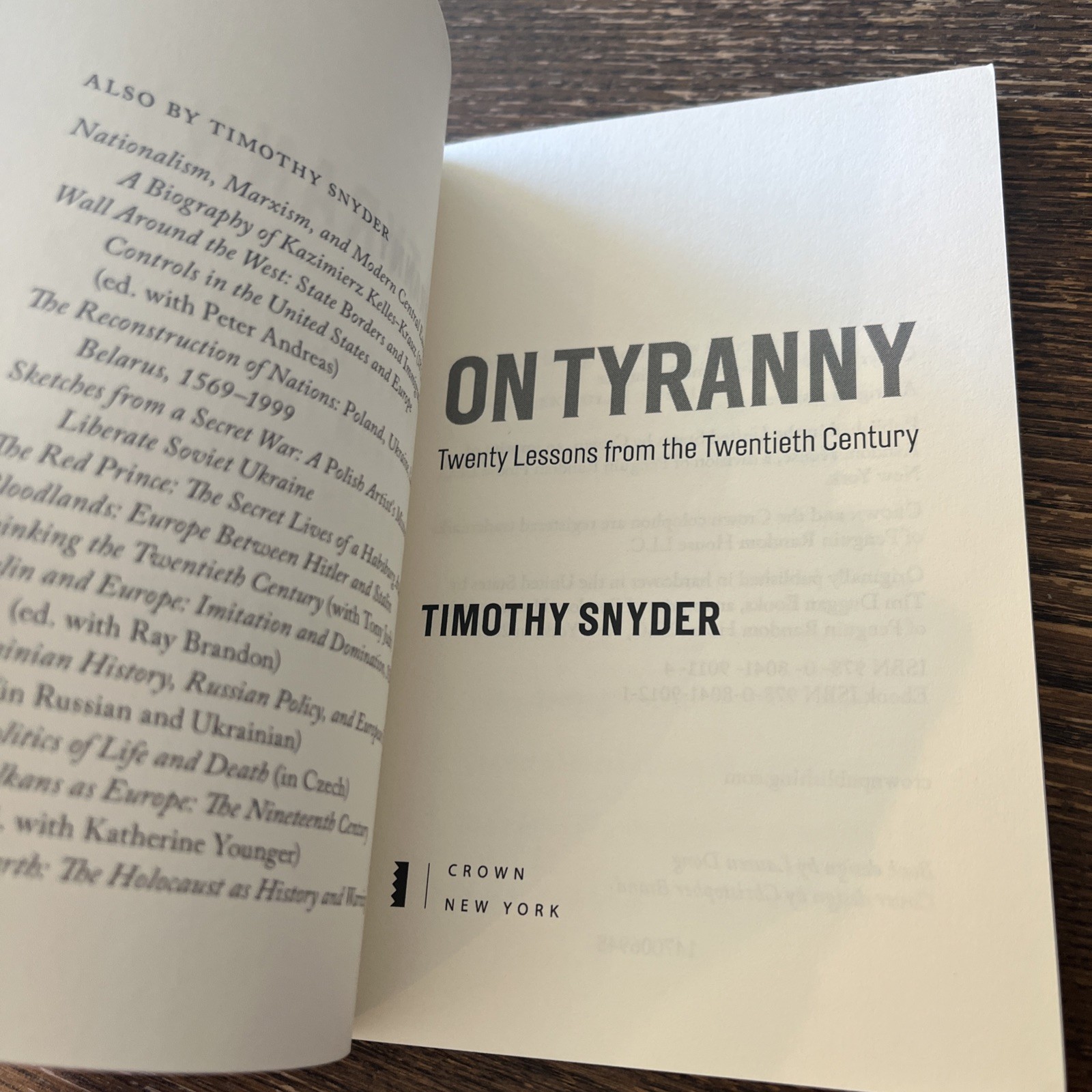 On Tyranny : Twenty Lessons from the Twentieth Century by Timothy Snyder 2017