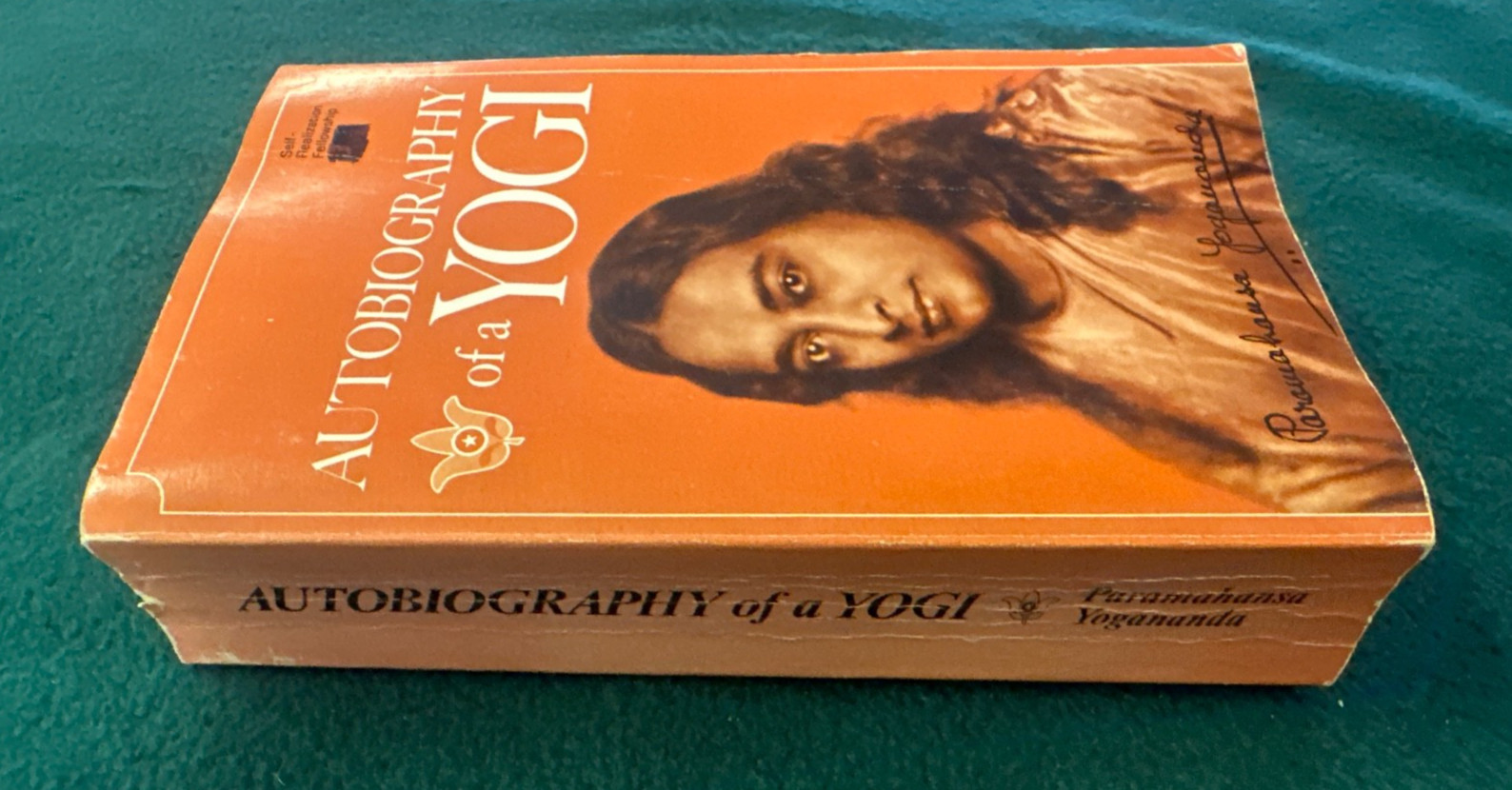 Autobiography of a Yogi Paramahansa Yogananda First Paperback Edition 1972